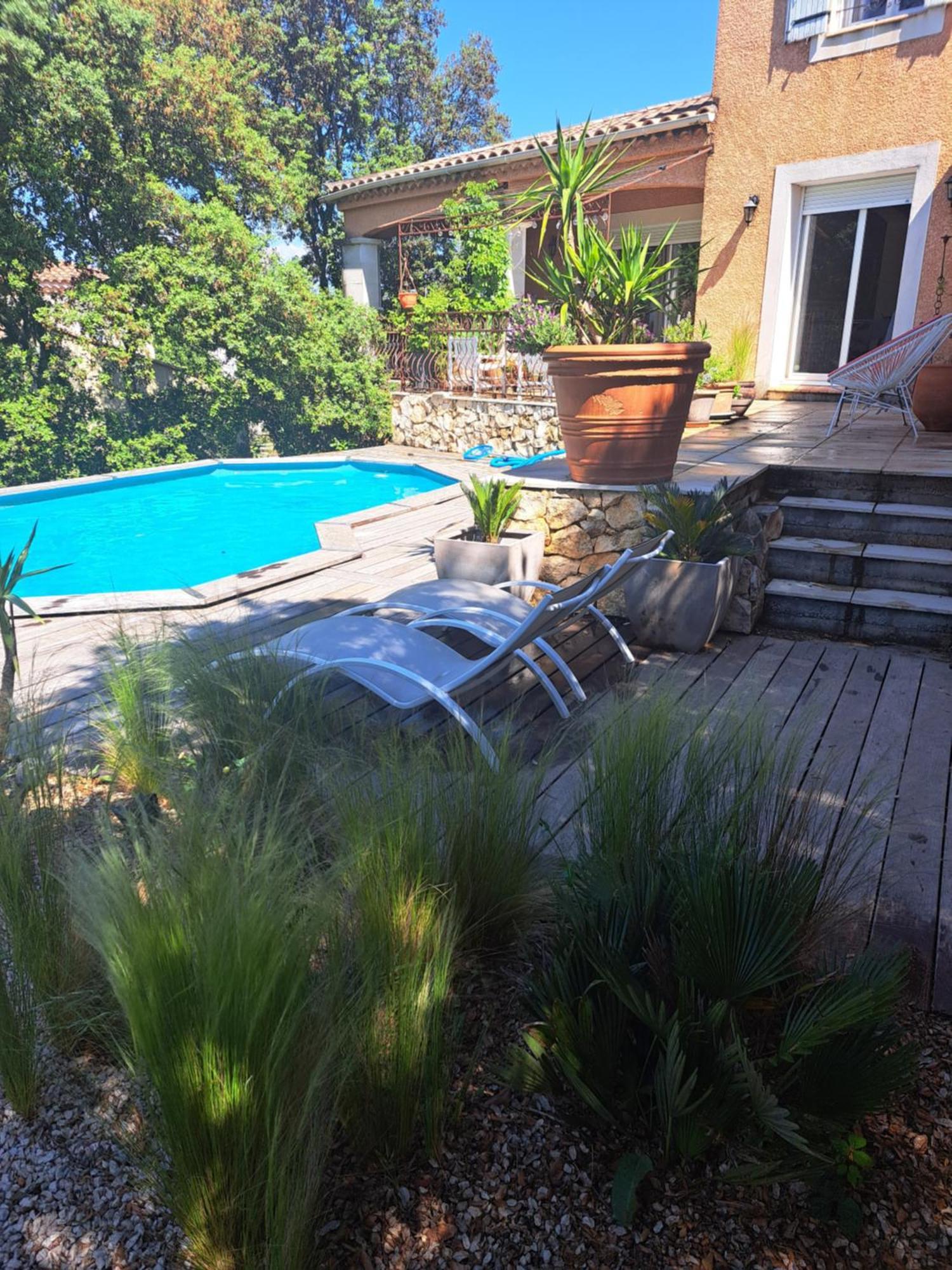 Le Calme De La Garrigue Bed and Breakfast Russan Exteriör bild
